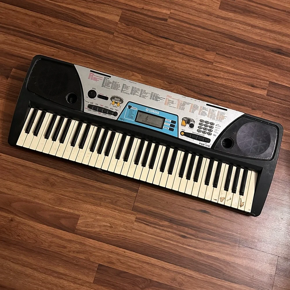 VTG Yamaha PSR-170 61-Key Electronic Keyboard